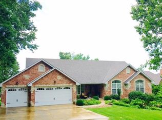 2900 Foxdale Dr, Jefferson City, MO 65109