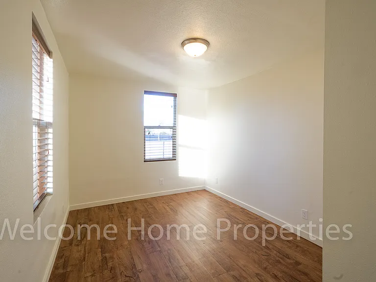 808 W Alder St — Photo 14