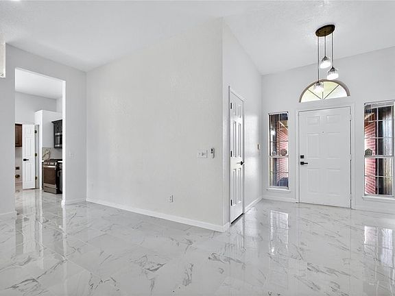 5th image of 2612 NW 160th St