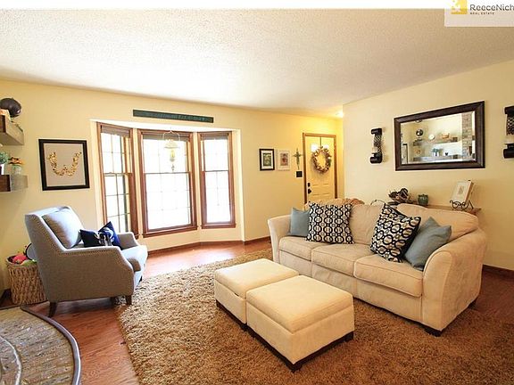 3rd image of 8600 Linda Ln