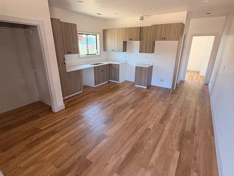 9415 Rio Cir — Photo 3