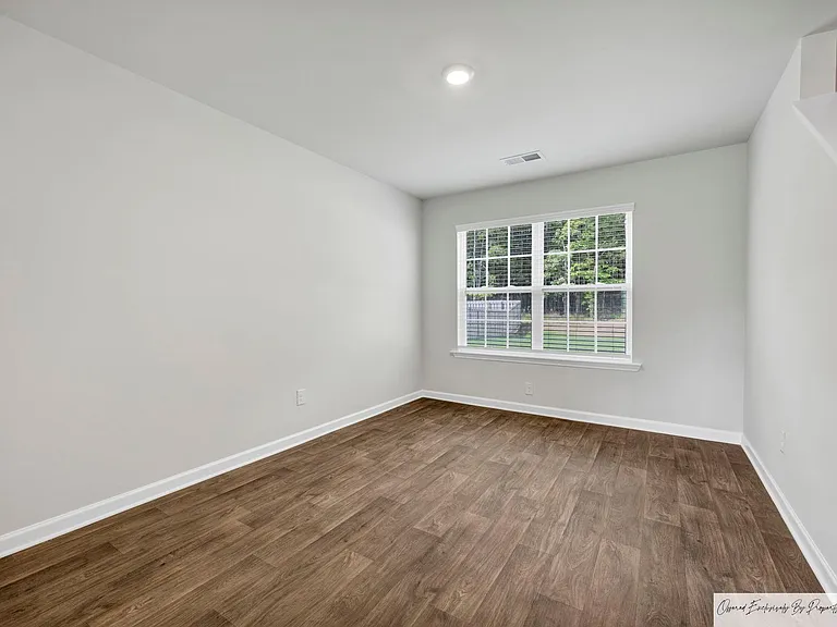 148 Rushton Dr — Photo 6