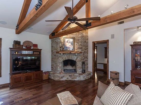 2nd image of 124 Draper Smith Ln