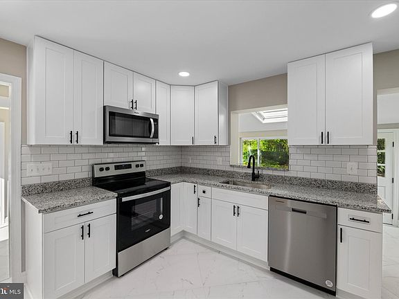 5th image of 6225 Bernard Ave