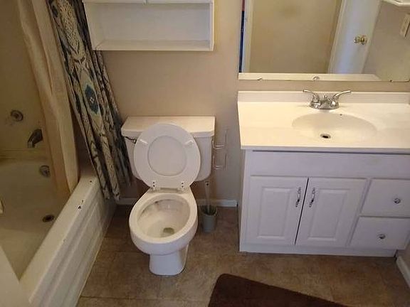 5th image of 302 Southridge Pl