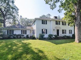 110 Cliff Rd, Wellesley, MA 02481