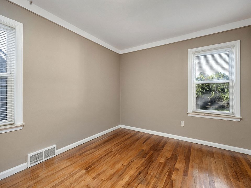 229 Devillen Ave, photo 11