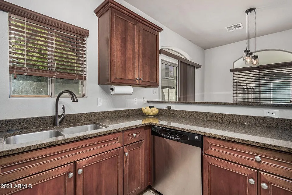 2150 W Alameda Rd — Photo 4