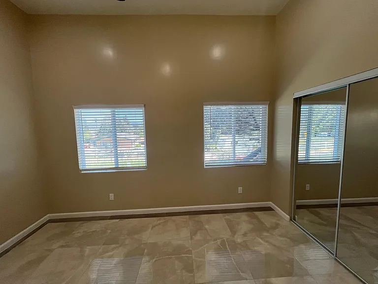 2739 Eltinge Dr — Photo 38