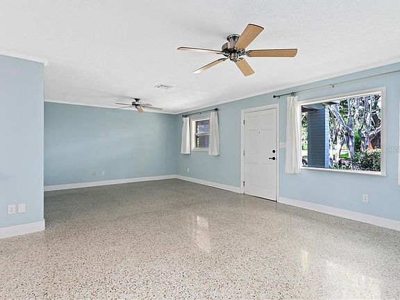 3rd image of 2400 Dellwood Dr
