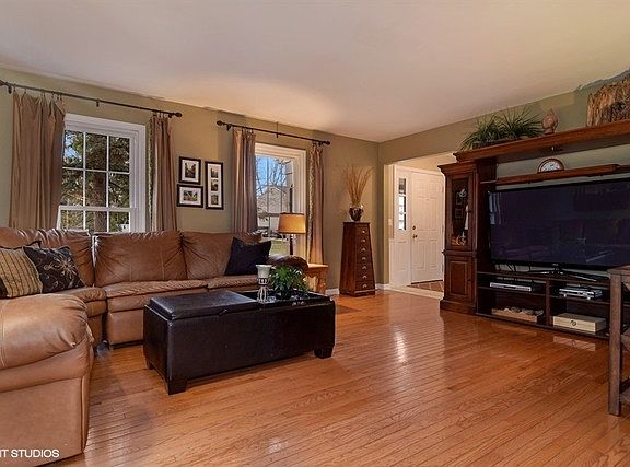 2nd image of 1445 Banbury Ave