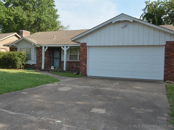 11938 E 16th Pl, Tulsa, OK 74128