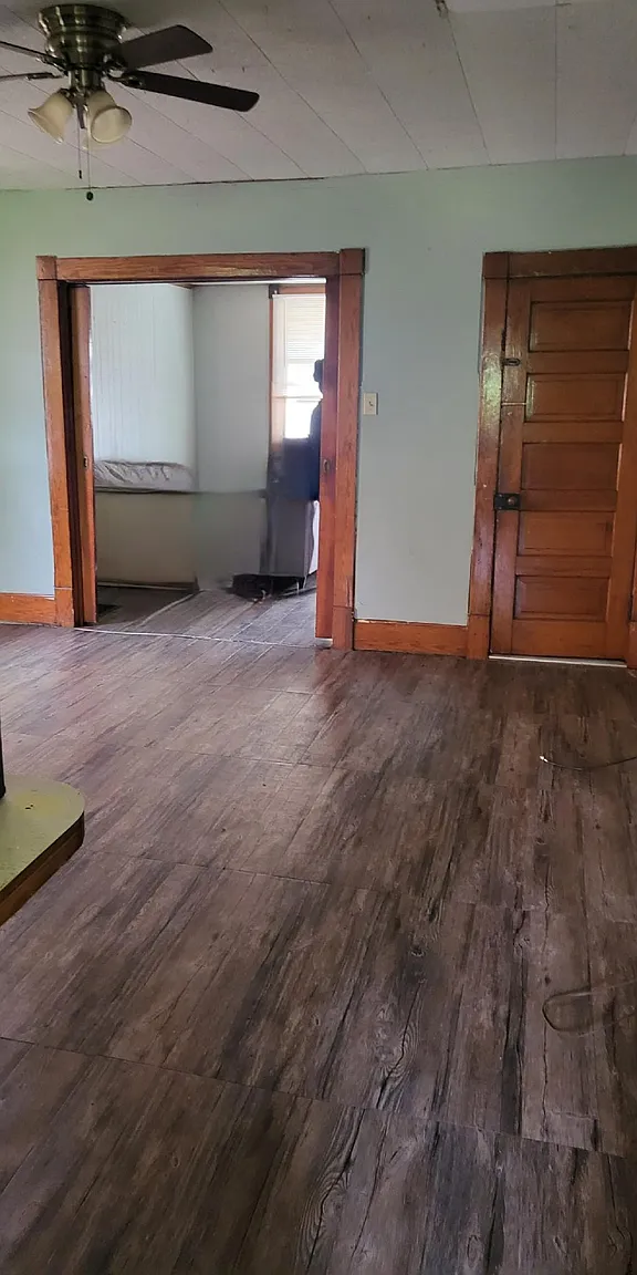 309 Cedar St photo 1