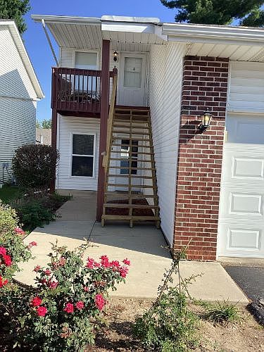 1st image of 5882 Beechwood Dr APT B
