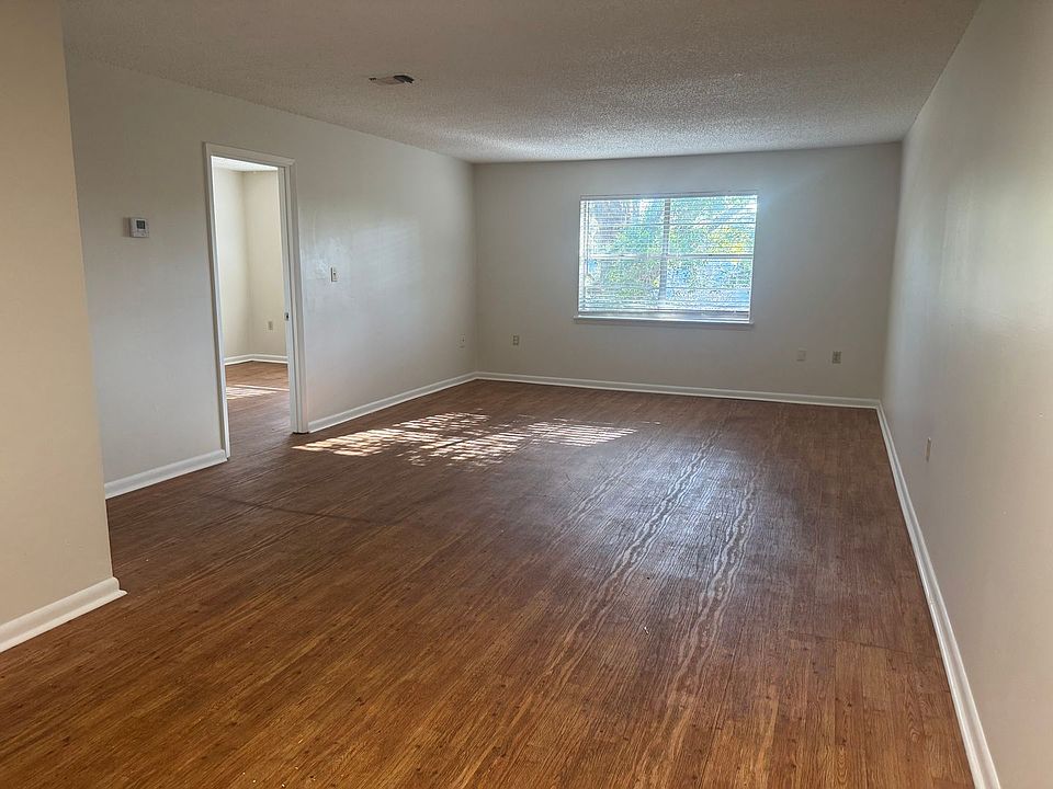 1st image of 615 Colonial Dr APT 12
