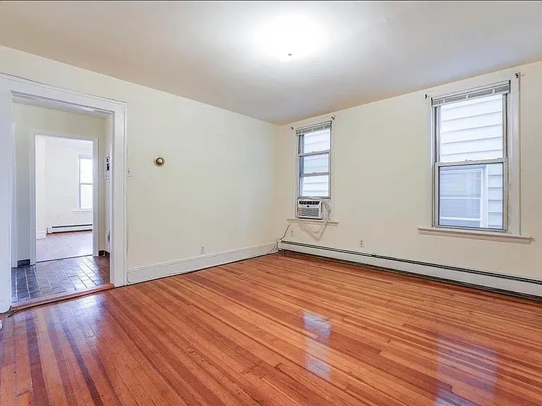 19 Hawthorne Ave #1 — Photo 8