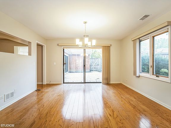 5th image of 711 Orleans Dr