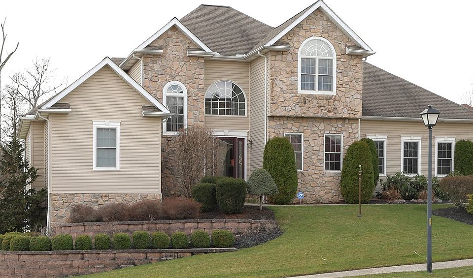 1st image of 1230 Silver Dr