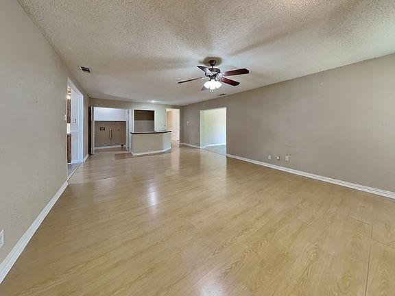 5th image of 3305 Hampden Dr