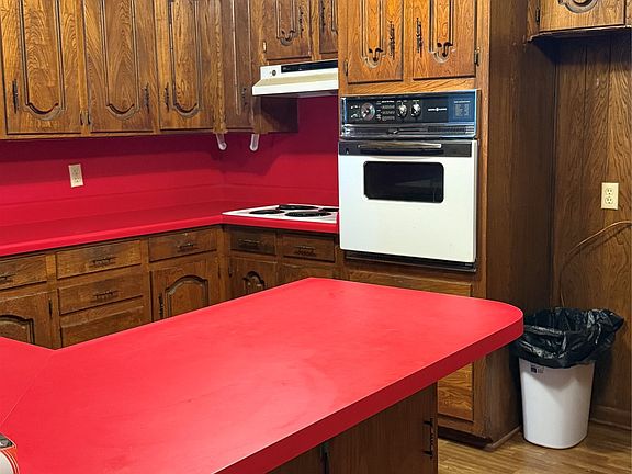 5th image of 294 Washington St
