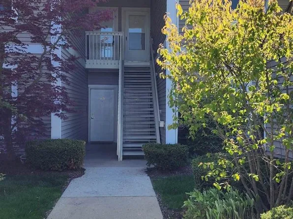 1495 Fox Pointe Cir, Ann Arbor, MI 48108