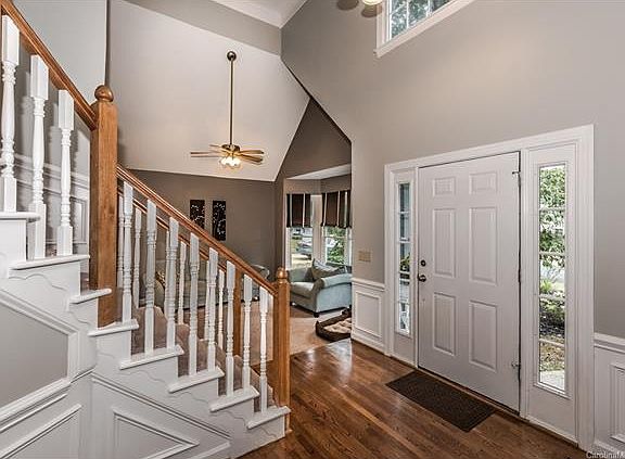 3rd image of 4916 Benthaven Ln