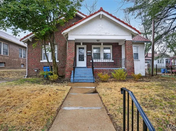 7611 Rosedale Dr, Saint Louis, MO 63121