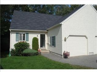 31 Chickadee Ln, Kennebunk, ME 04043