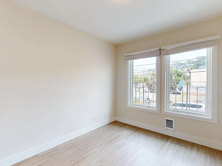 40 Tiffany Ave #1 — Photo 11