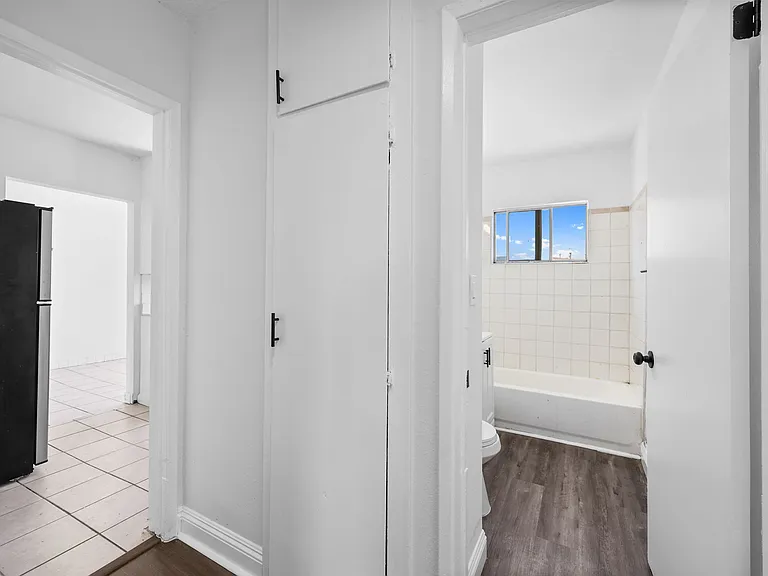 4238 S Grand Ave #5A — Photo 5