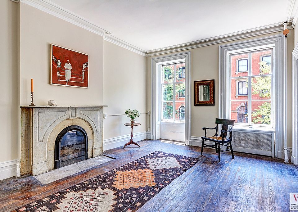 1st image of 117 E 10th St APT 3