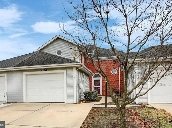 5312 Fairway Dr W, Fayetteville, PA 17222