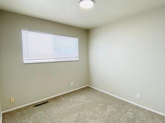 5th image of 2235 Sykes Dr