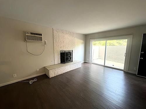 1st image of 3715 Vineland Ave #1