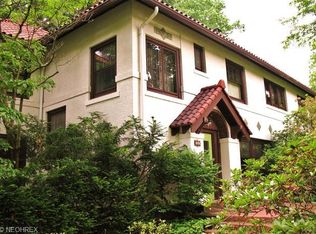 2489 Stratford Rd, Cleveland Heights, OH 44118