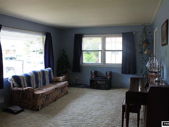 3rd image of 910 W Fremont Ave