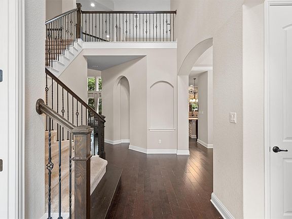 5th image of 208 Fannin Battleground Ln