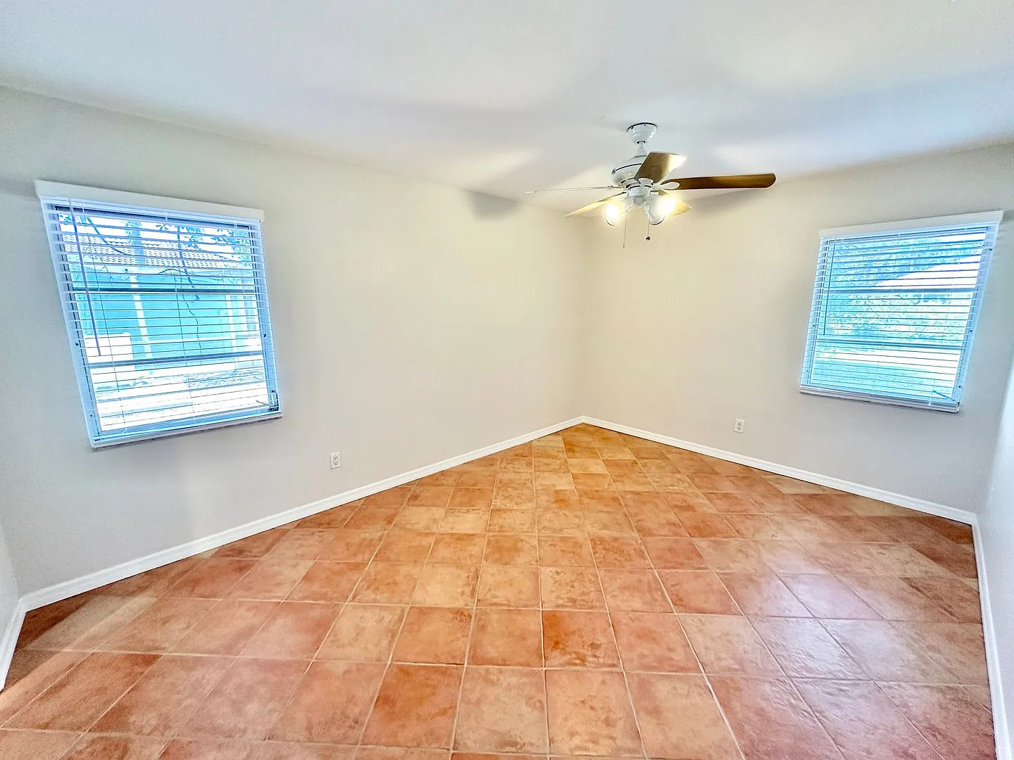 ** Naples Park ** 3 Bed / 3 Bath ** Attached Garage * Pets Ok ** Annual ** — Photo 4