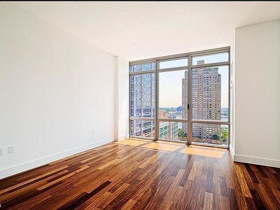 4th image of 333 E 91st St APT 17C