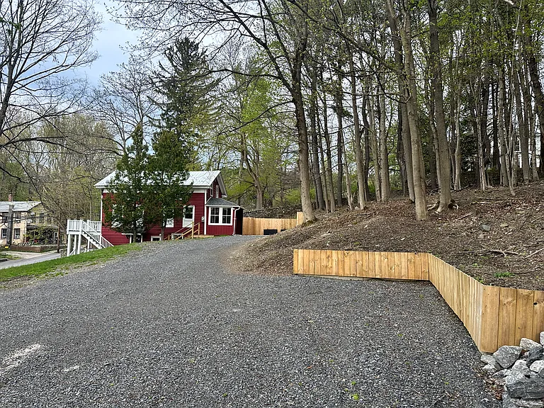 30 Austerlitz St — Photo 3