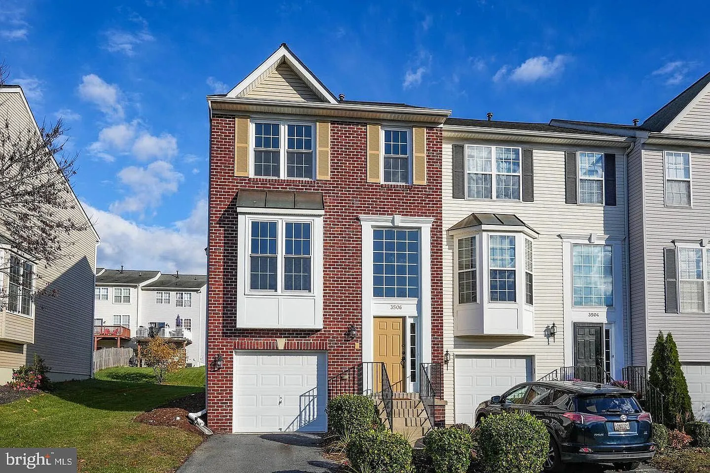 3 bed, 4.0 bath, 2383 sqft, $3,000 — Photo 2