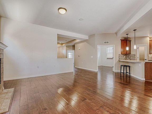 3rd image of 2171 Park Ln