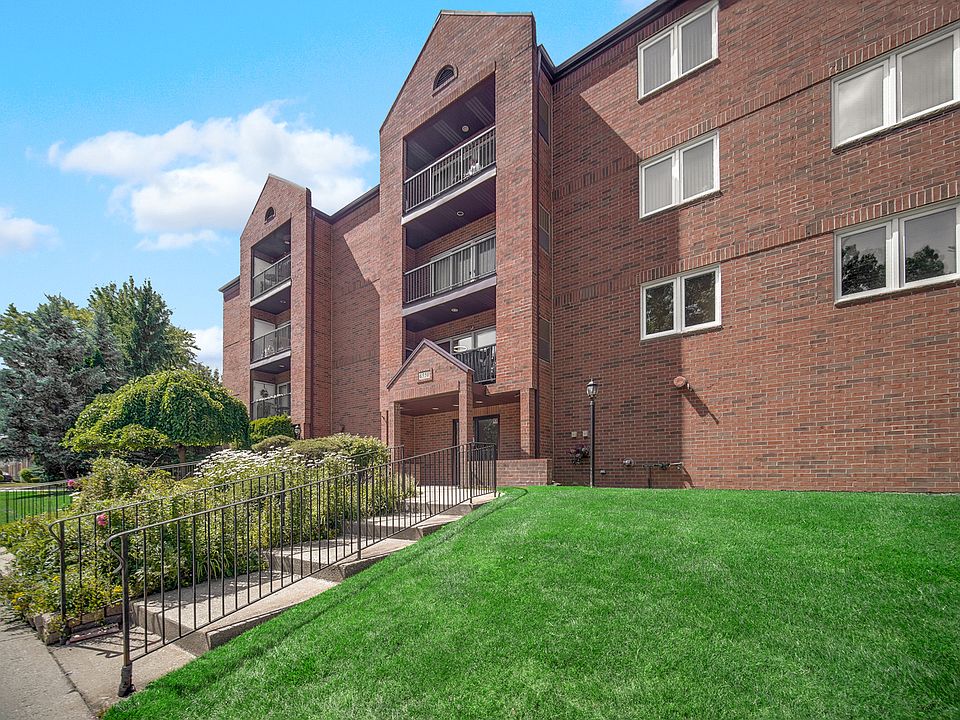 1st image of 6550 W Gunnison St APT 403