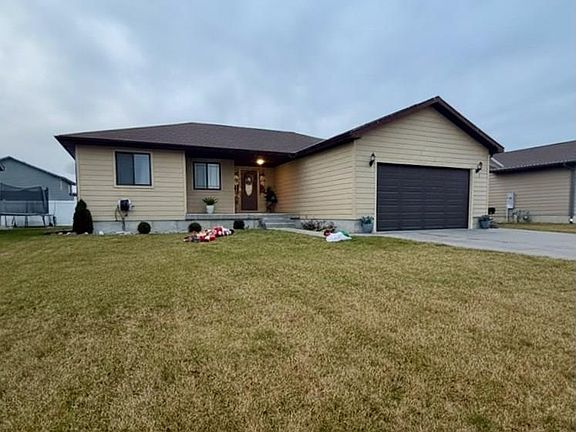 3rd image of 410 Buffalo Grass St