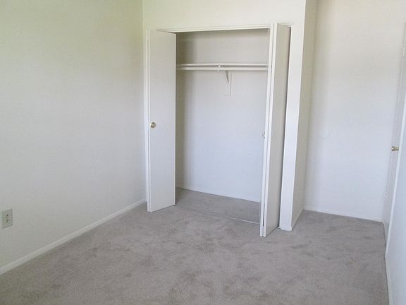 4th image of 9 Main Brook Ct