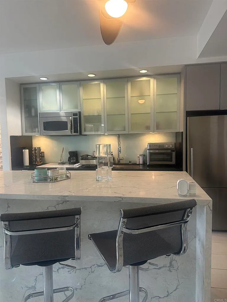 1 bed, 1.0 bath, 679 sqft, $3,600 — Photo 1