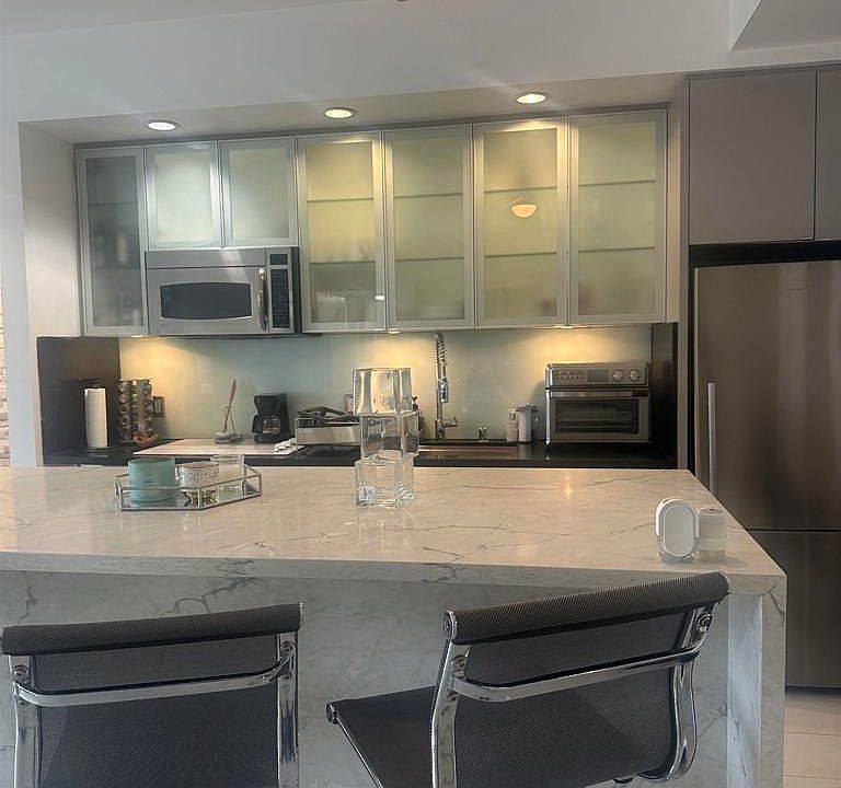 1st image of 575 6th Ave Unit 905