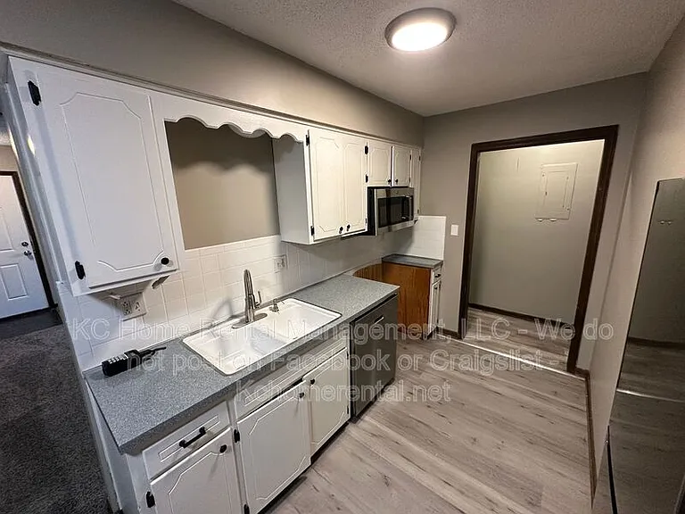 6333 N Wyandotte St — Photo 5