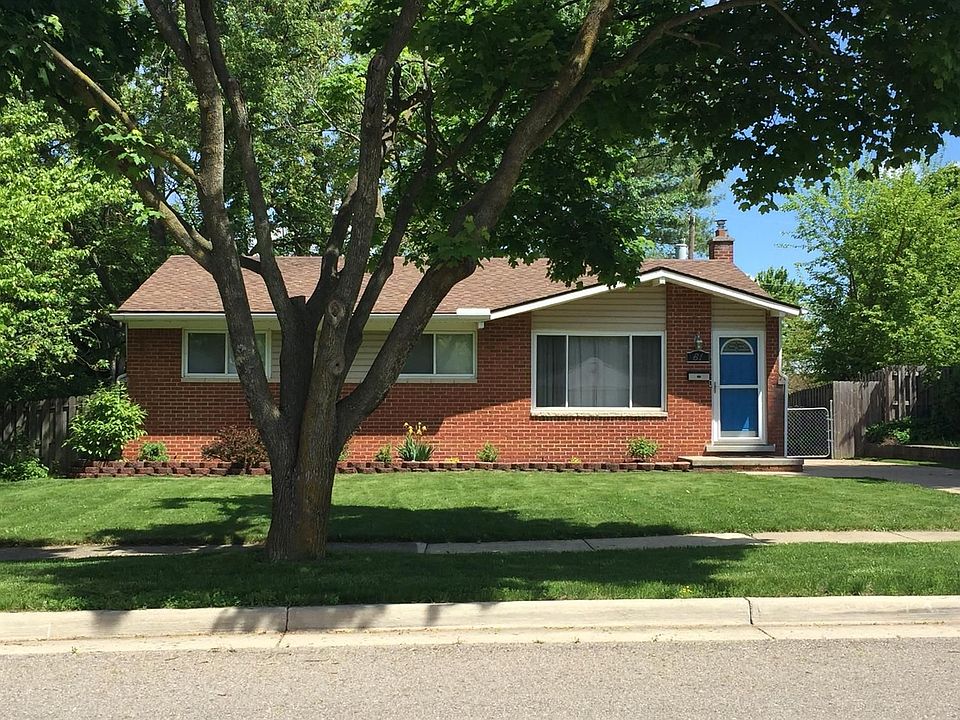 1st image of 61 Nichols Dr