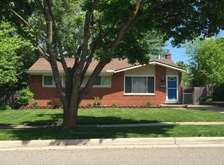 61 Nichols Dr, Saline, MI 48176